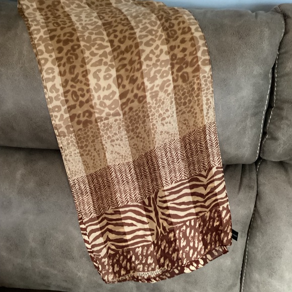 100% silk scarf Adrienne Vittadini - Picture 3 of 5